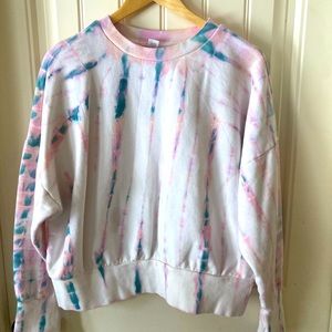 Woman’s Old Navy cropped sweatshirt
